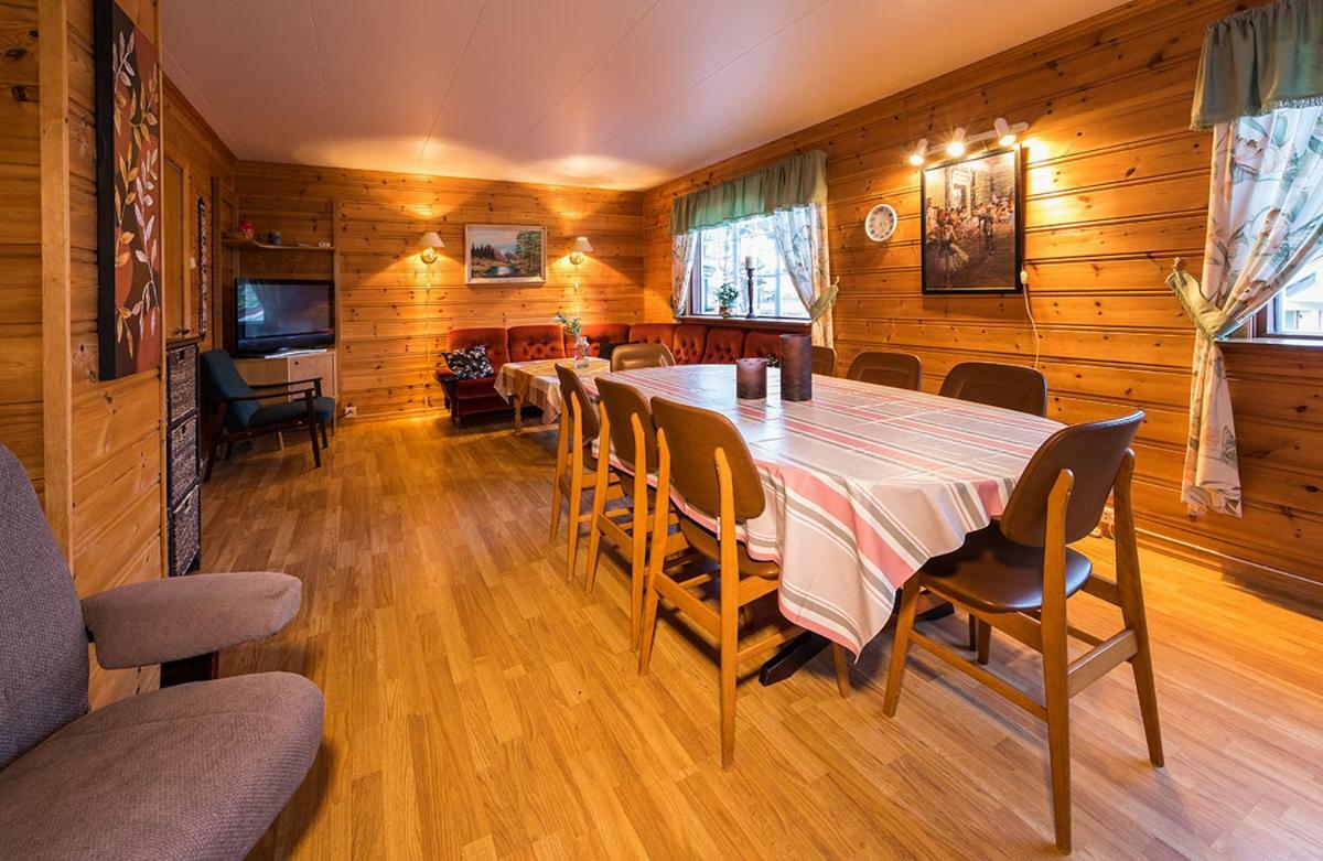 Skottneset Feriesenter Бармен